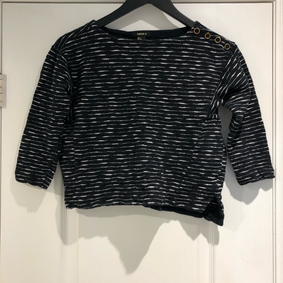 Cropped Striped Knit Sweater - Picture 3 of 4